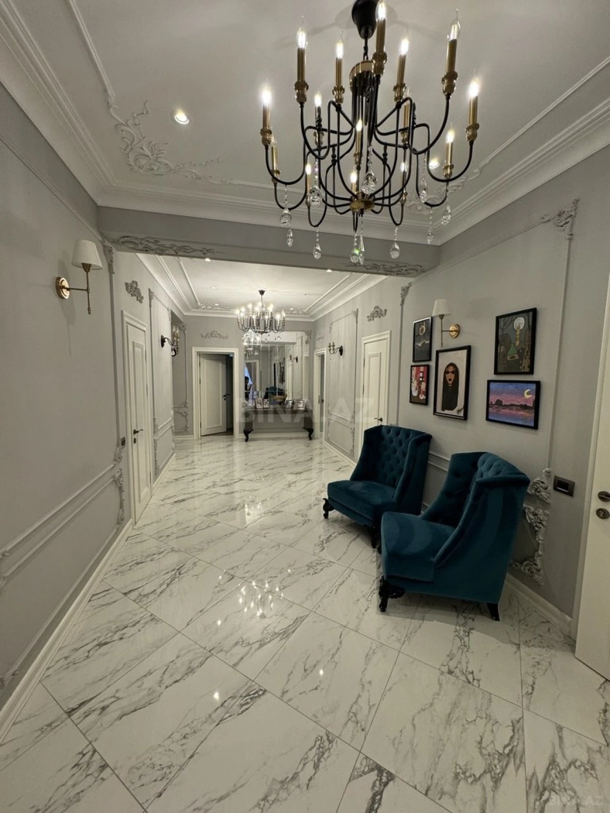 Satılır 4 otaqlı mənzil 266 m²