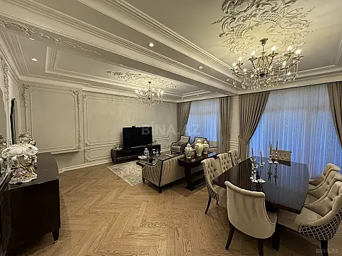 Satılır 4 otaqlı mənzil 266 m²