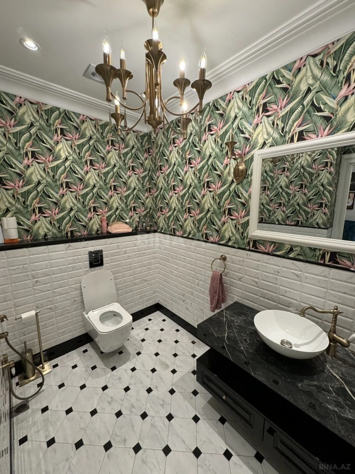 Satılır 4 otaqlı mənzil 266 m²