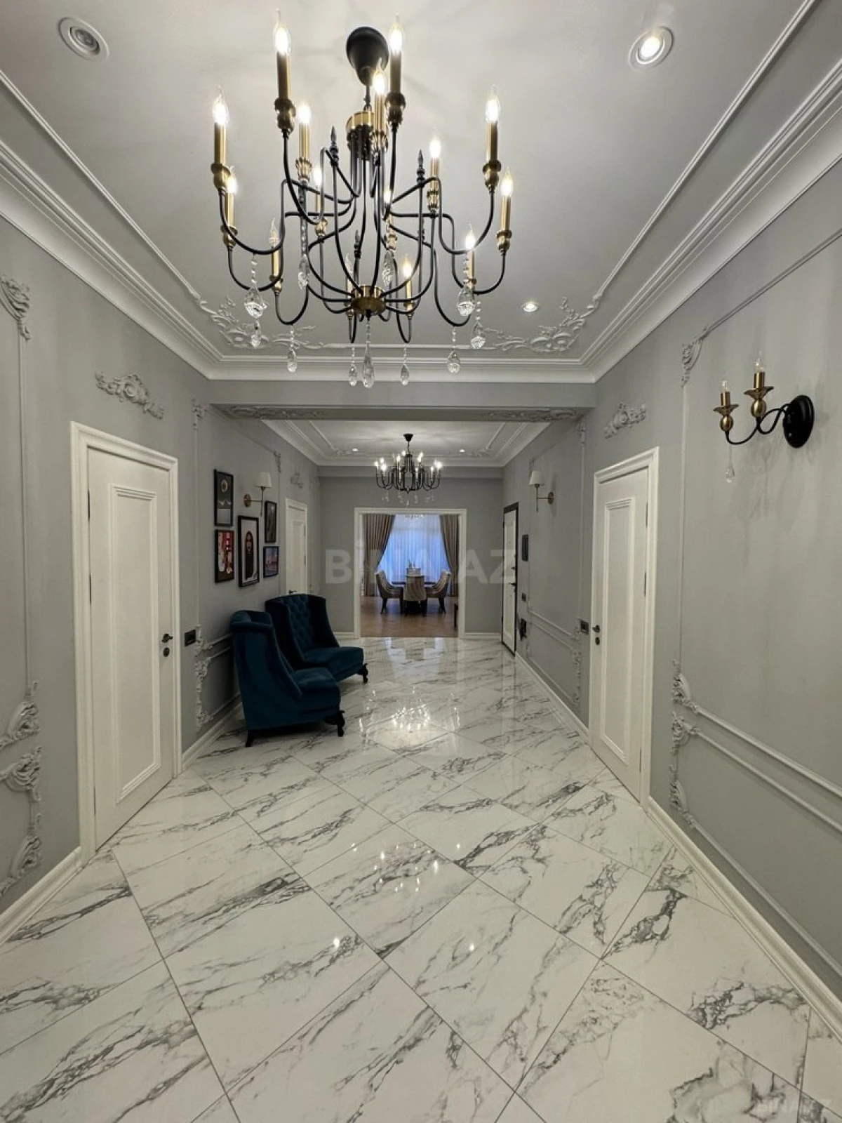 Satılır 4 otaqlı mənzil 266 m²