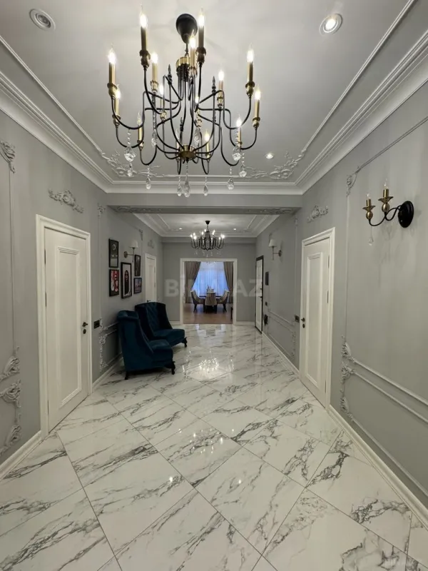 Satılır 4 otaqlı mənzil 266 m²