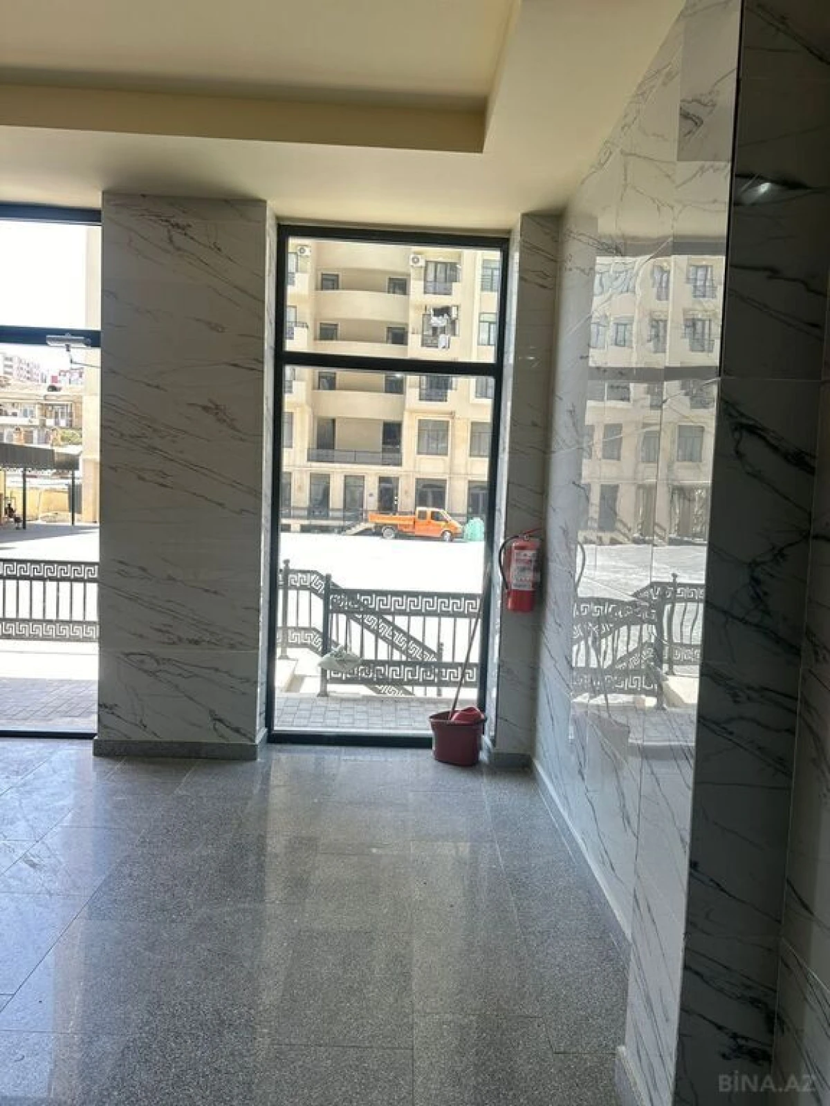 Satılır 3 otaqlı mənzil 110 m²