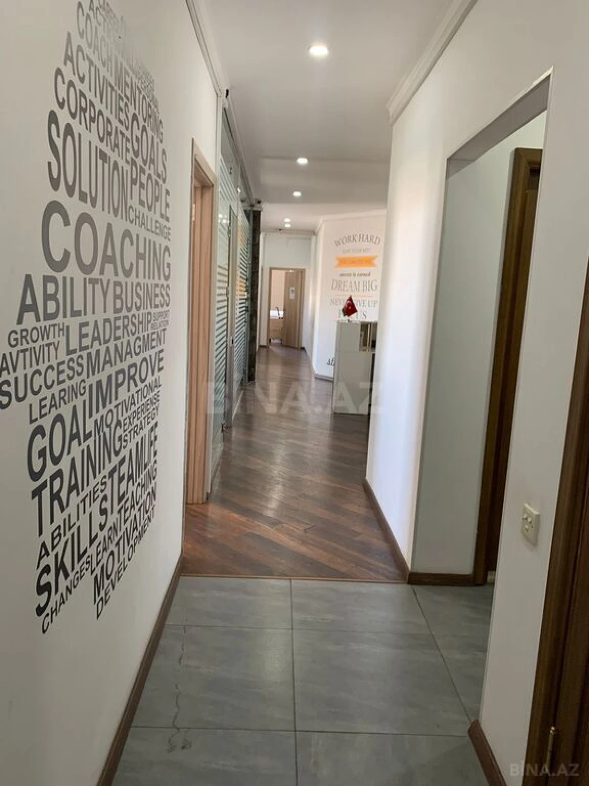 Satılır obyekt 290 m²