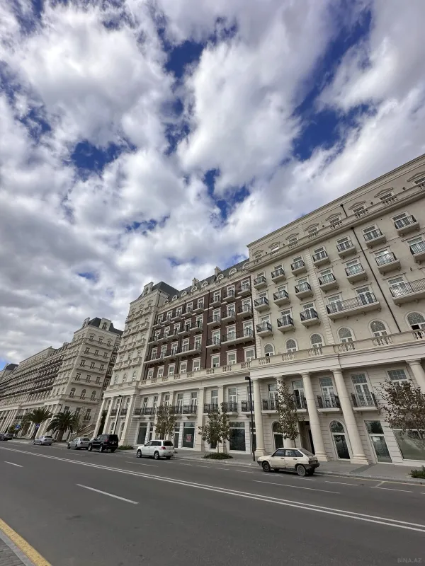 Satılır obyekt 290 m²