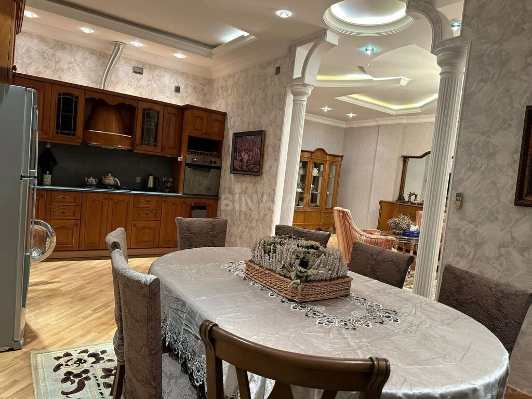 Kirayə verilir 3 otaqlı mənzil 162 m²