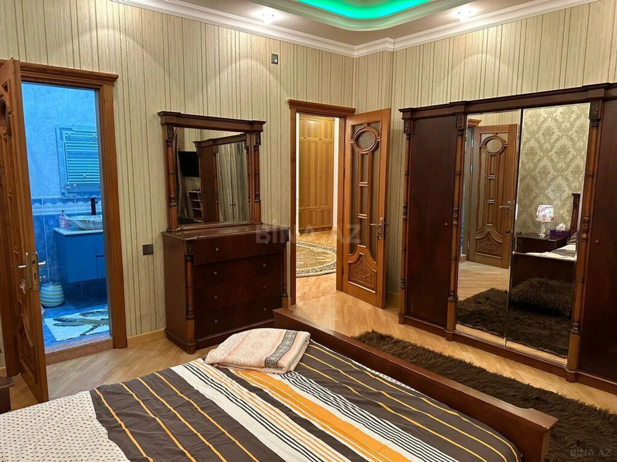 Kirayə verilir 3 otaqlı mənzil 162 m²