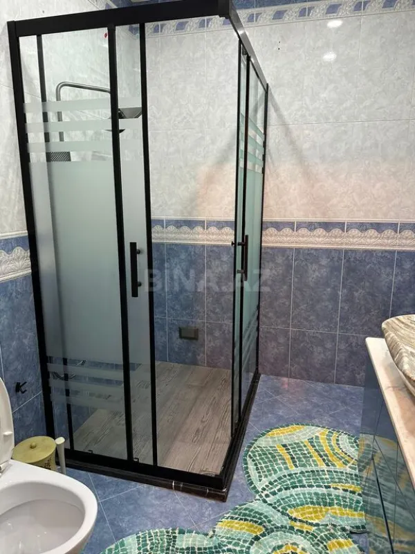Kirayə verilir 3 otaqlı mənzil 162 m²