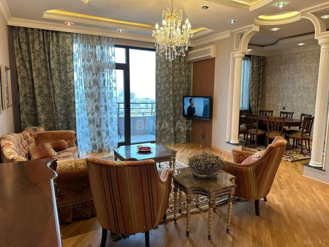 Kirayə verilir 3 otaqlı mənzil 162 m²