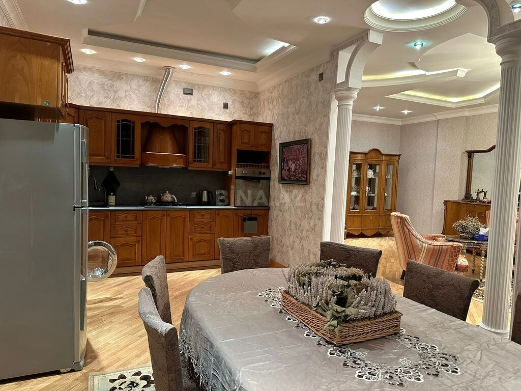 Kirayə verilir 3 otaqlı mənzil 162 m²