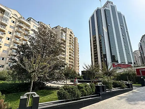 Kirayə verilir 3 otaqlı mənzil 162 m² — Bakı 3 otaq 162.00 m²
