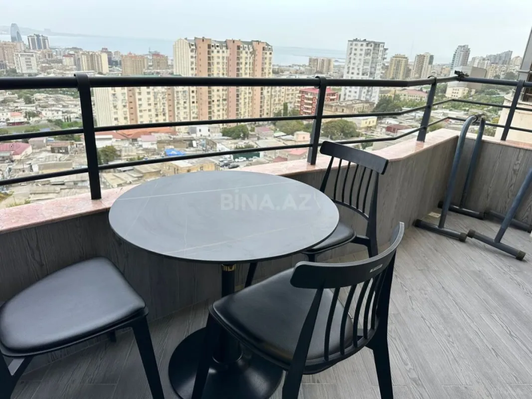 Kirayə verilir 3 otaqlı mənzil 162 m²