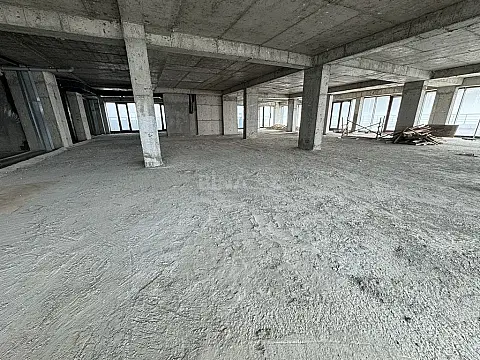 Satılır 10 otaqlı mənzil 1000 m²