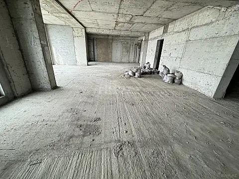 Satılır 10 otaqlı mənzil 1000 m²