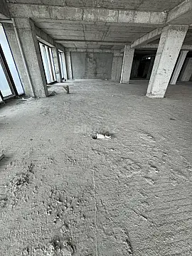 Satılır 10 otaqlı mənzil 1000 m²