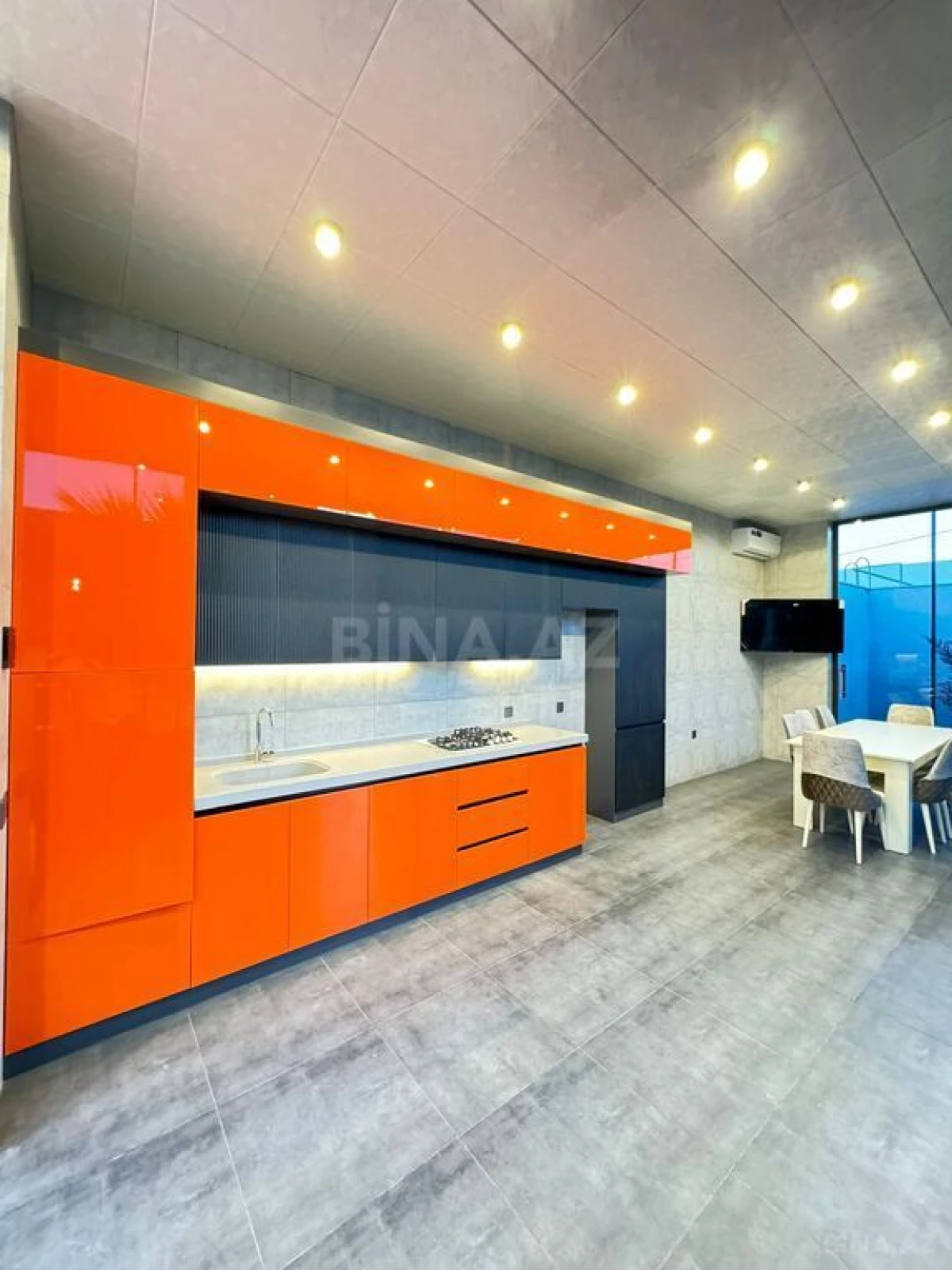 Satılır 6 otaqlı həyət evi 400 m²