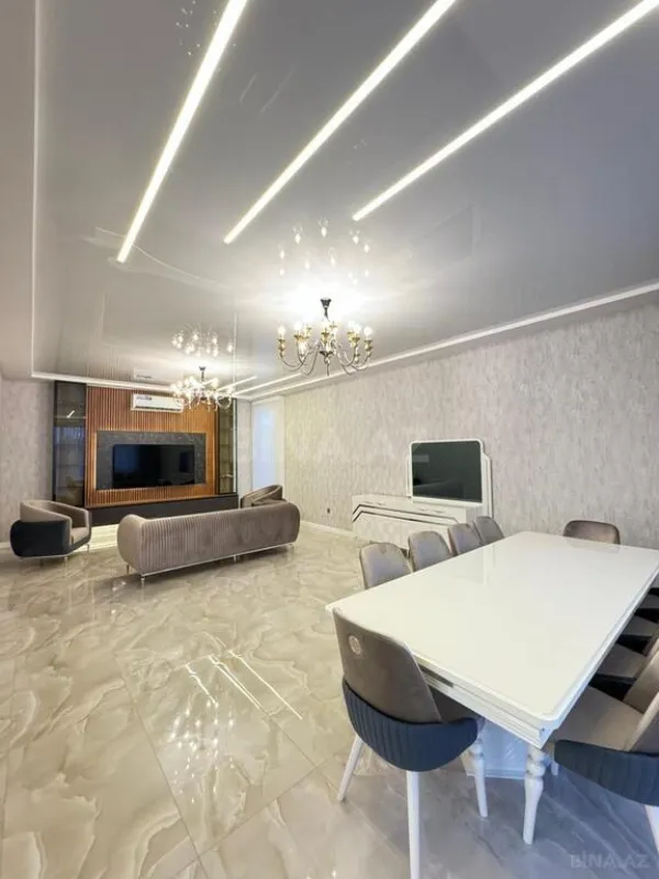 Satılır 6 otaqlı həyət evi 400 m²