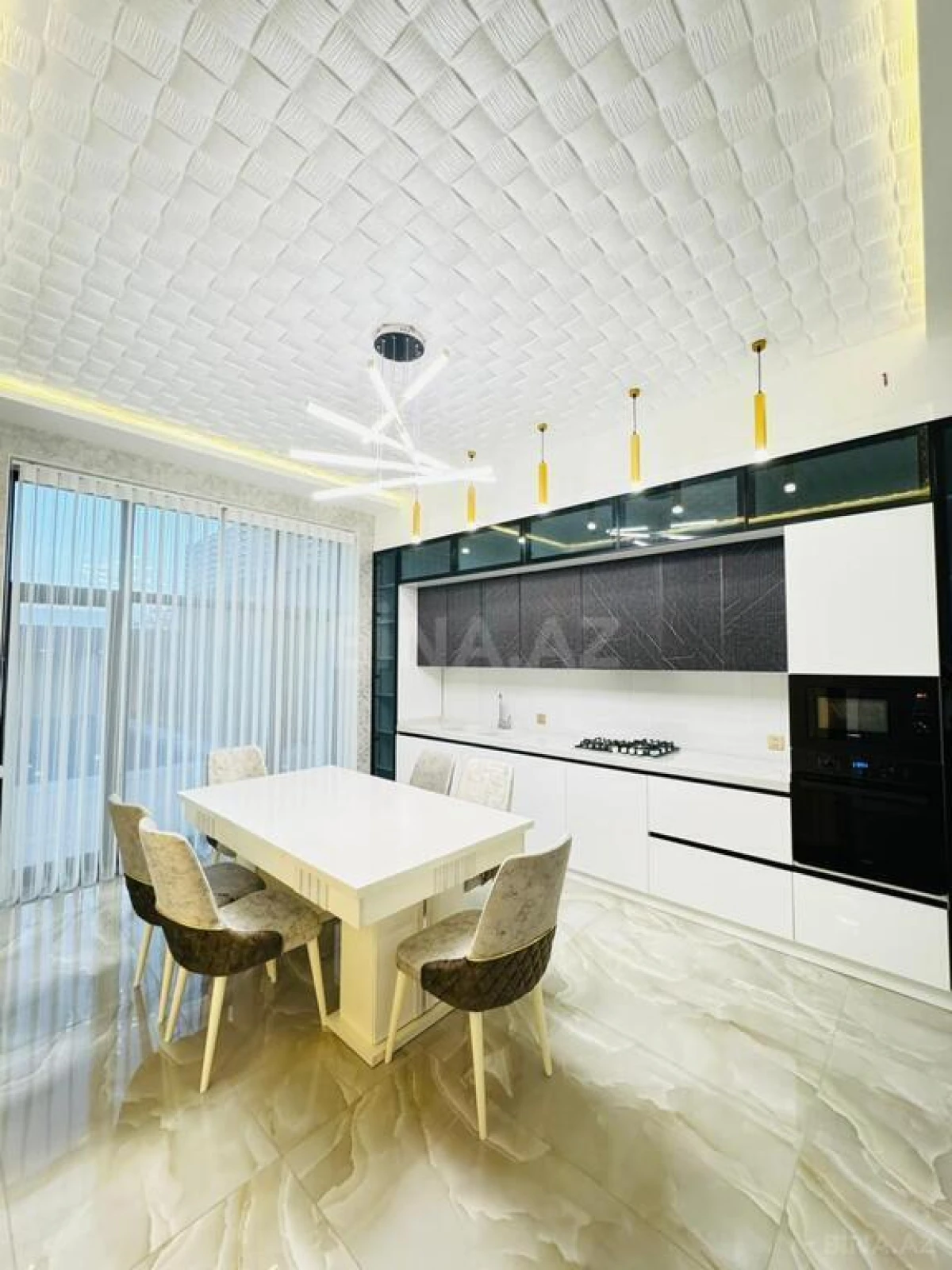 Satılır 6 otaqlı həyət evi 400 m²