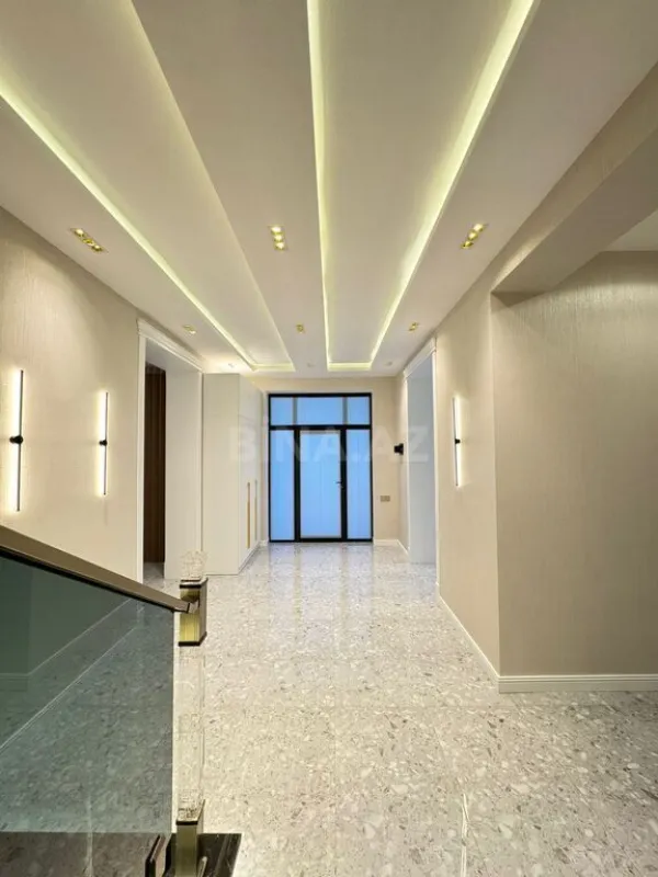 Satılır 6 otaqlı həyət evi 400 m²
