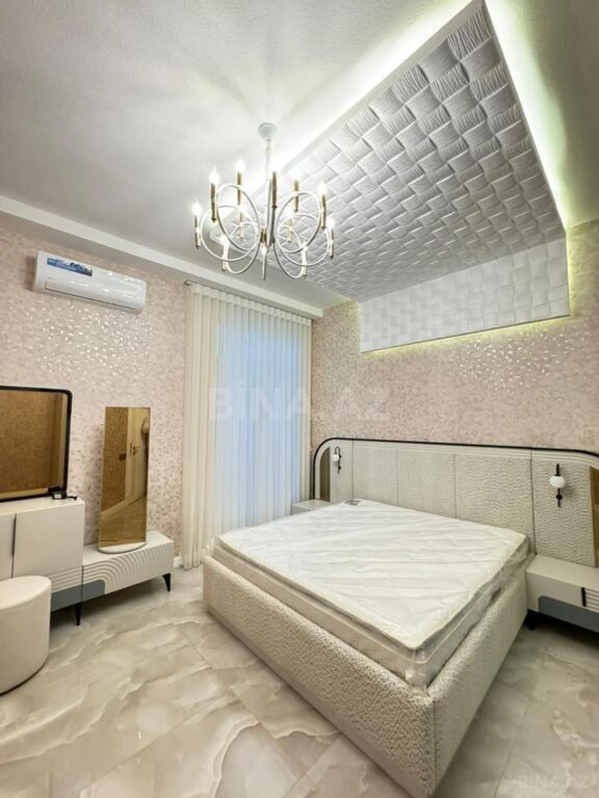 Satılır 6 otaqlı həyət evi 400 m²