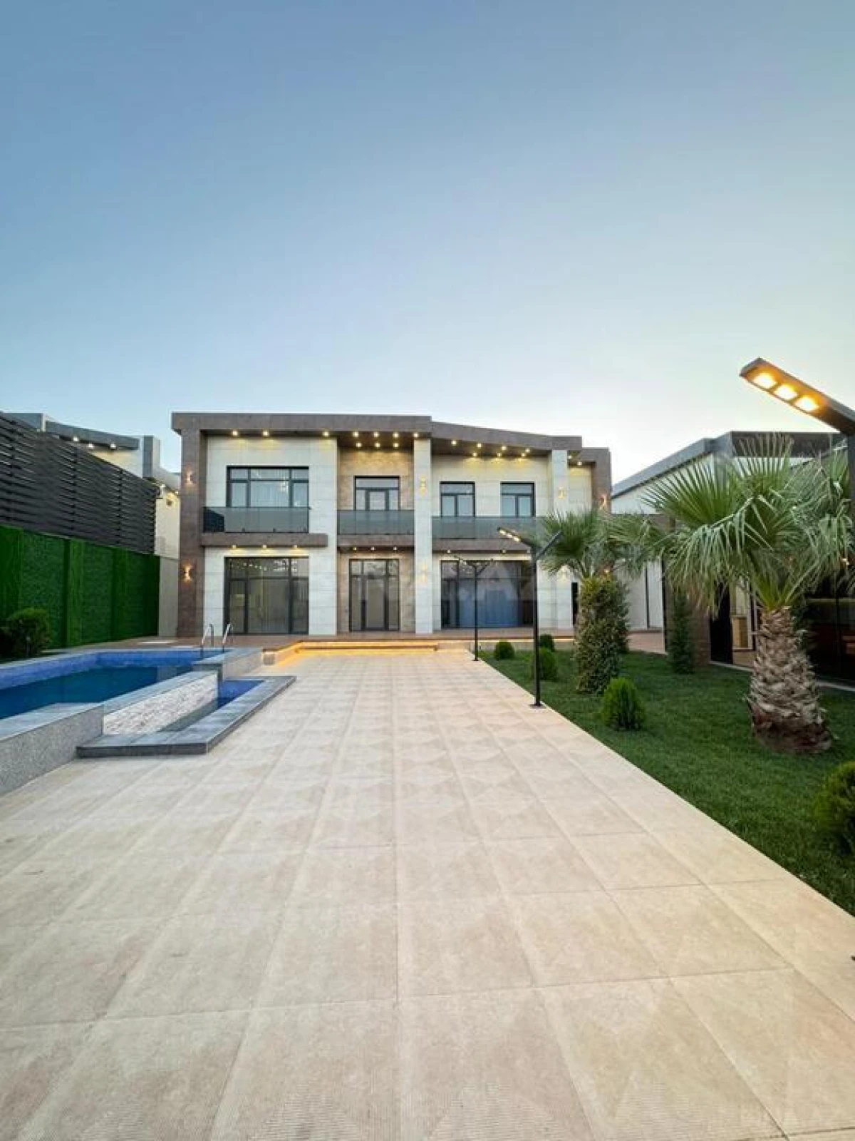Satılır 6 otaqlı həyət evi 400 m²