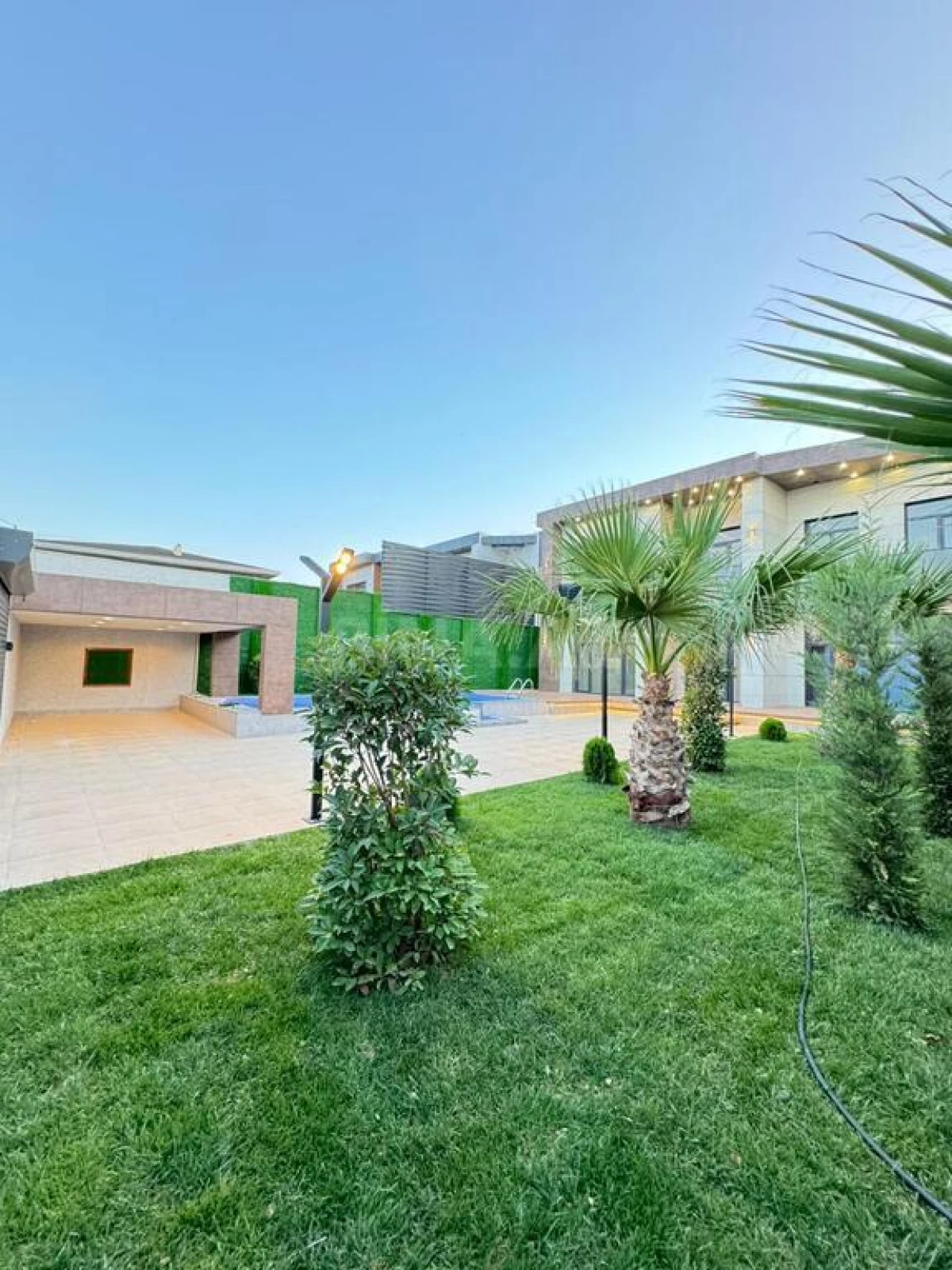 Satılır 6 otaqlı həyət evi 400 m²