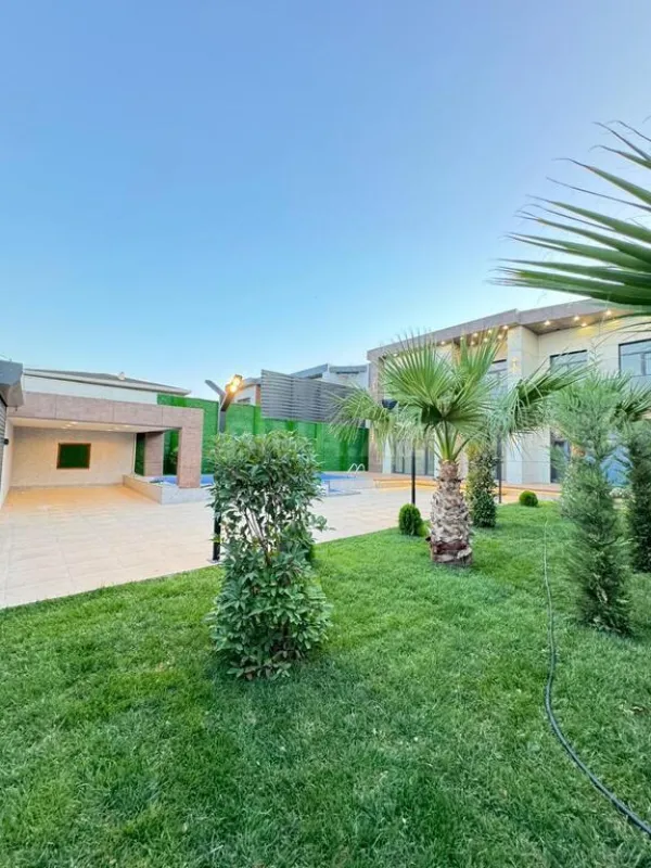 Satılır 6 otaqlı həyət evi 400 m²