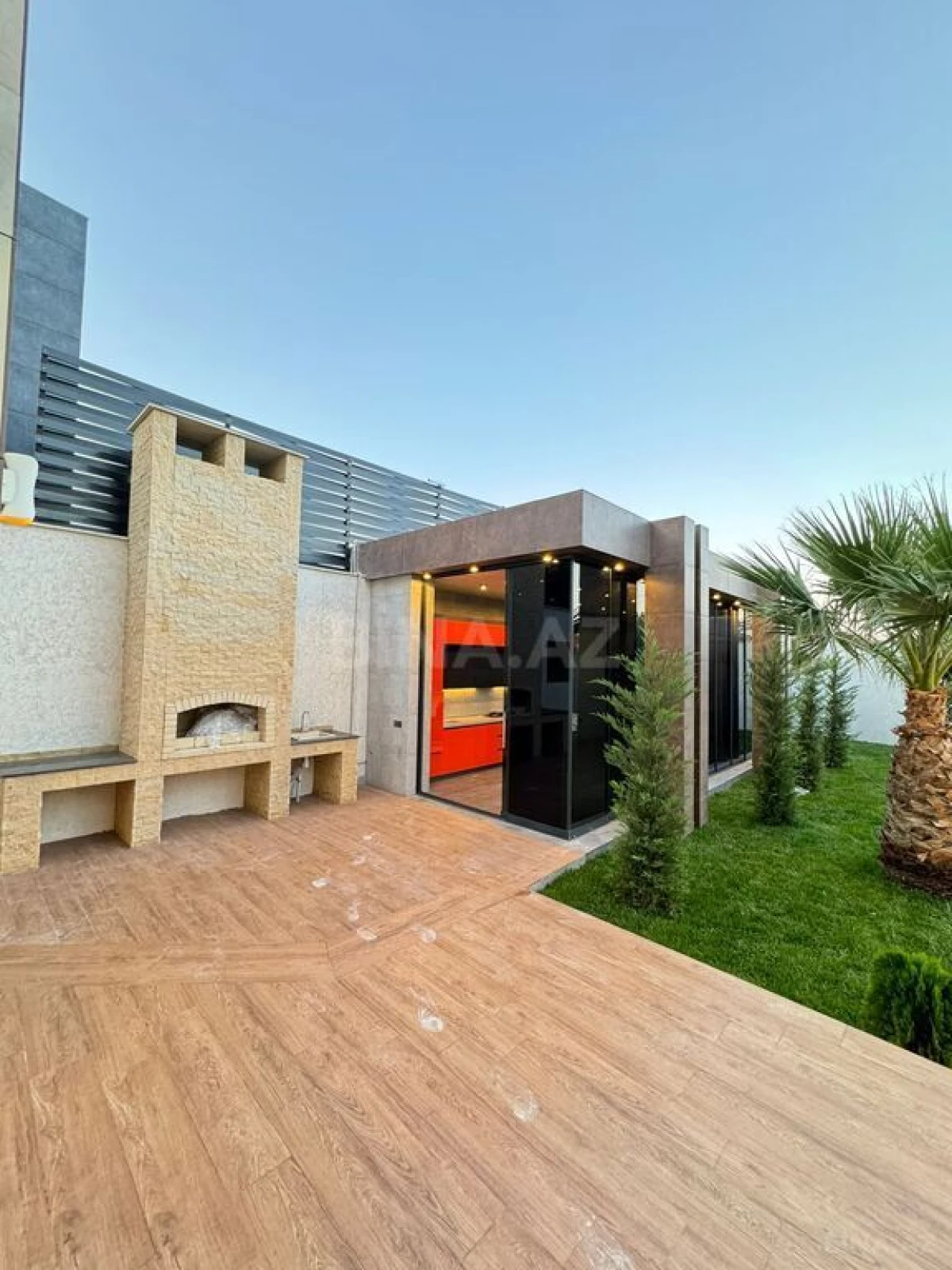 Satılır 6 otaqlı həyət evi 400 m²