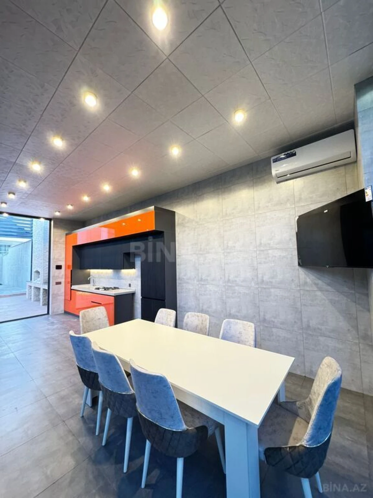 Satılır 6 otaqlı həyət evi 400 m²