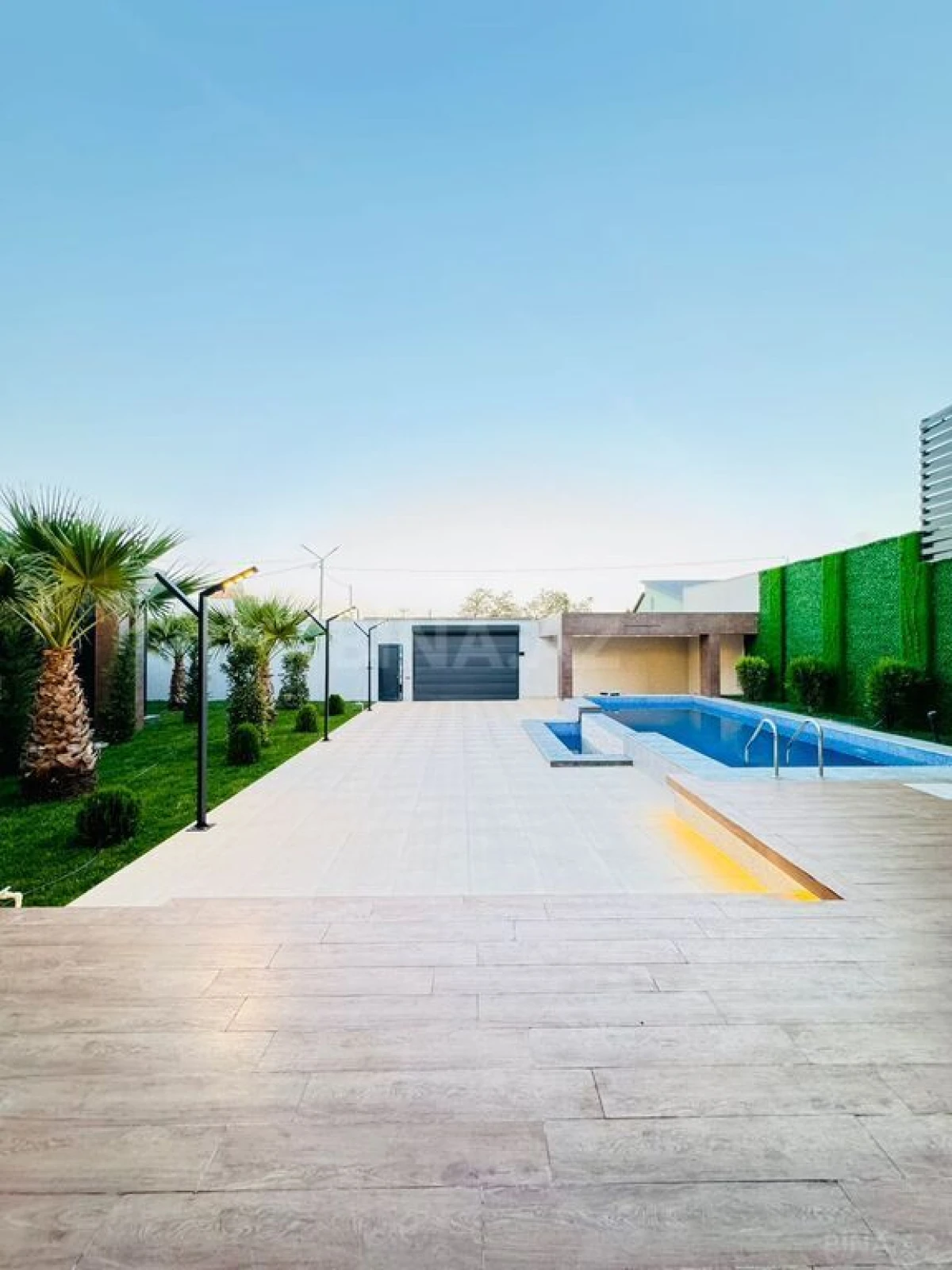 Satılır 6 otaqlı həyət evi 400 m²