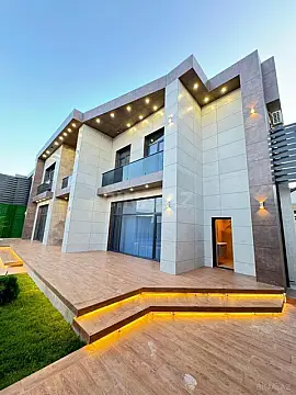 Satılır 6 otaqlı həyət evi 400 m²