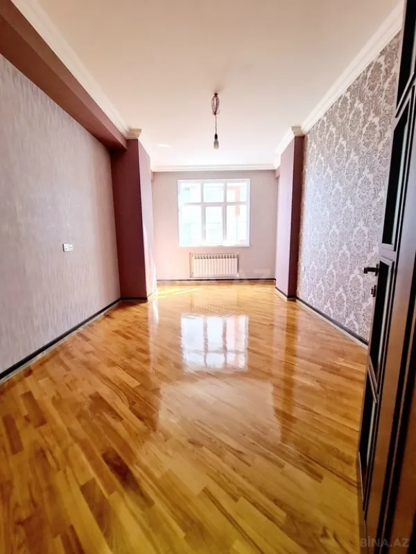 Satılır 2 otaqlı mənzil 130 m²