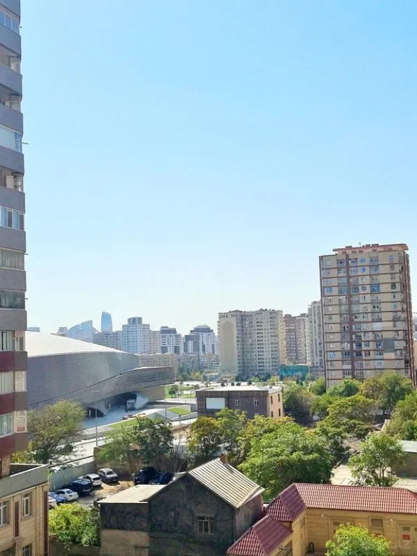 Satılır 2 otaqlı mənzil 130 m²