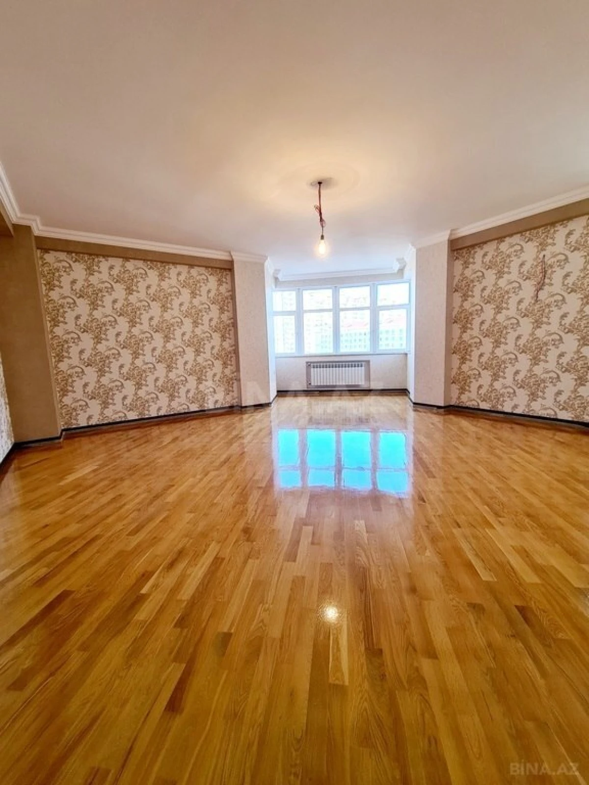 Satılır 2 otaqlı mənzil 130 m²