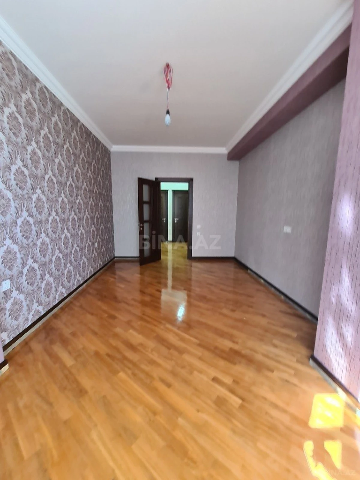Satılır 2 otaqlı mənzil 130 m²