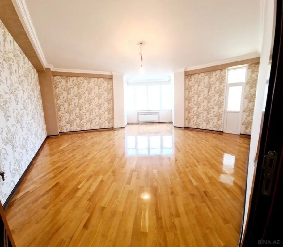 Satılır 2 otaqlı mənzil 130 m²