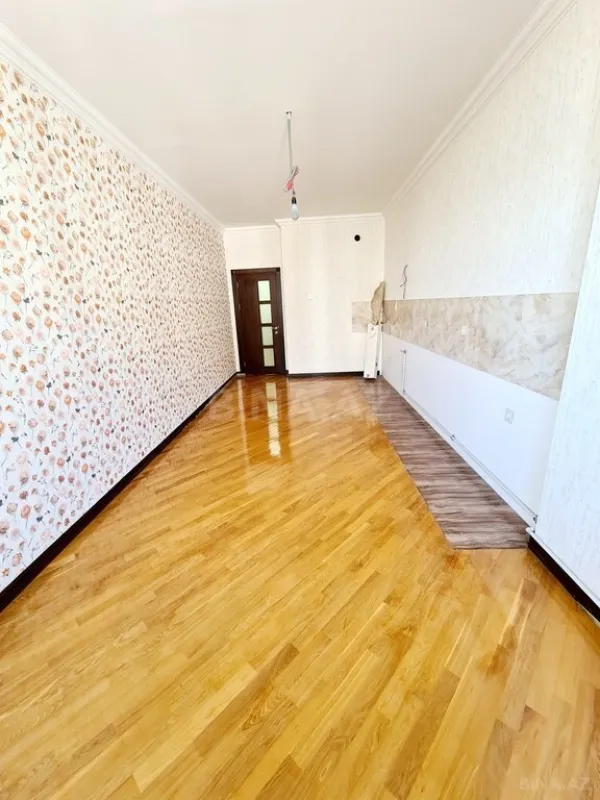 Satılır 2 otaqlı mənzil 130 m²
