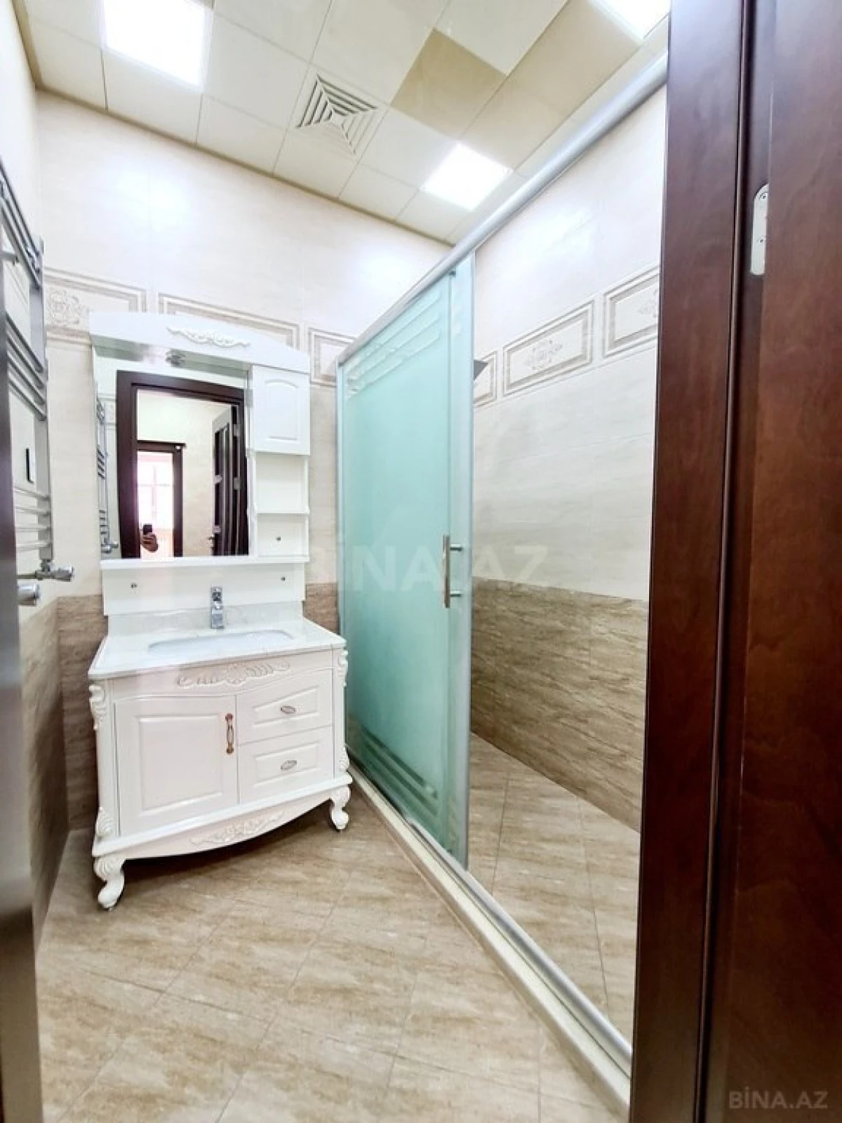 Satılır 2 otaqlı mənzil 130 m²