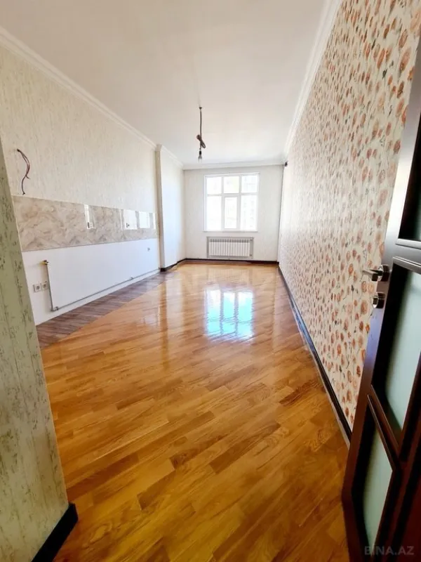 Satılır 2 otaqlı mənzil 130 m²