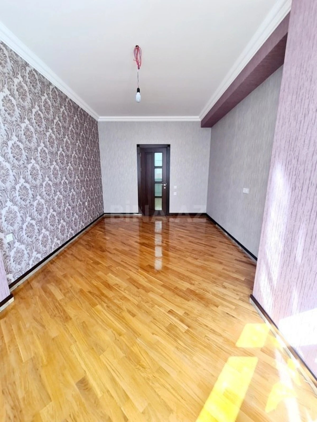 Satılır 2 otaqlı mənzil 130 m²