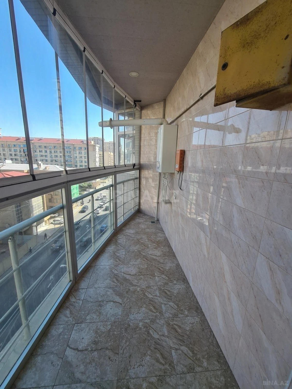 Satılır 2 otaqlı mənzil 130 m²