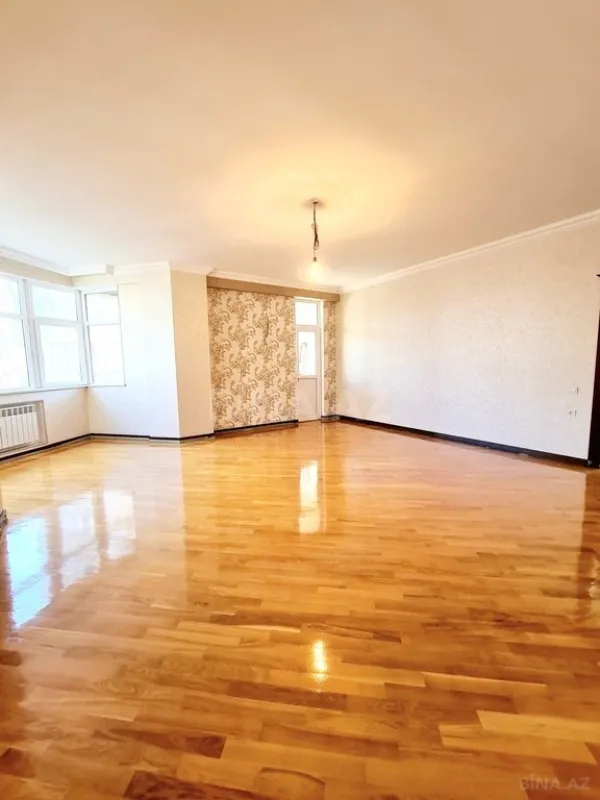 Satılır 2 otaqlı mənzil 130 m²