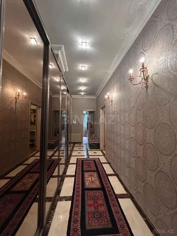Satılır 6 otaqlı mənzil 280.5 m²