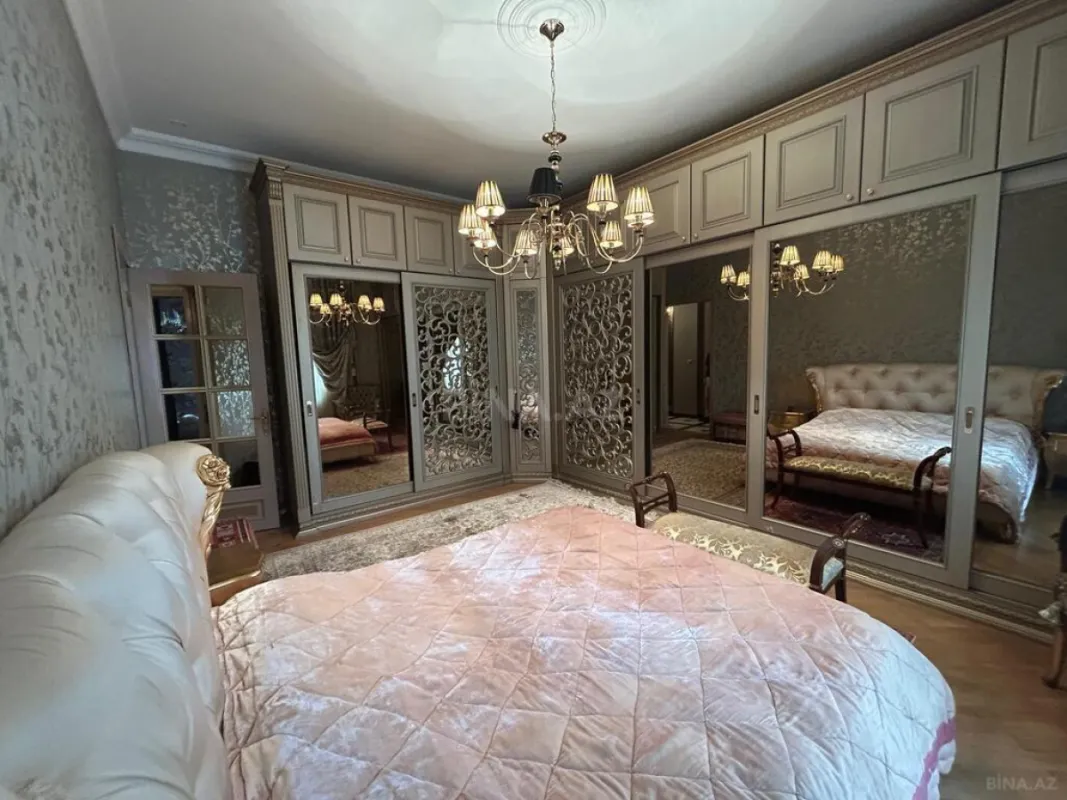 Satılır 6 otaqlı mənzil 280.5 m²