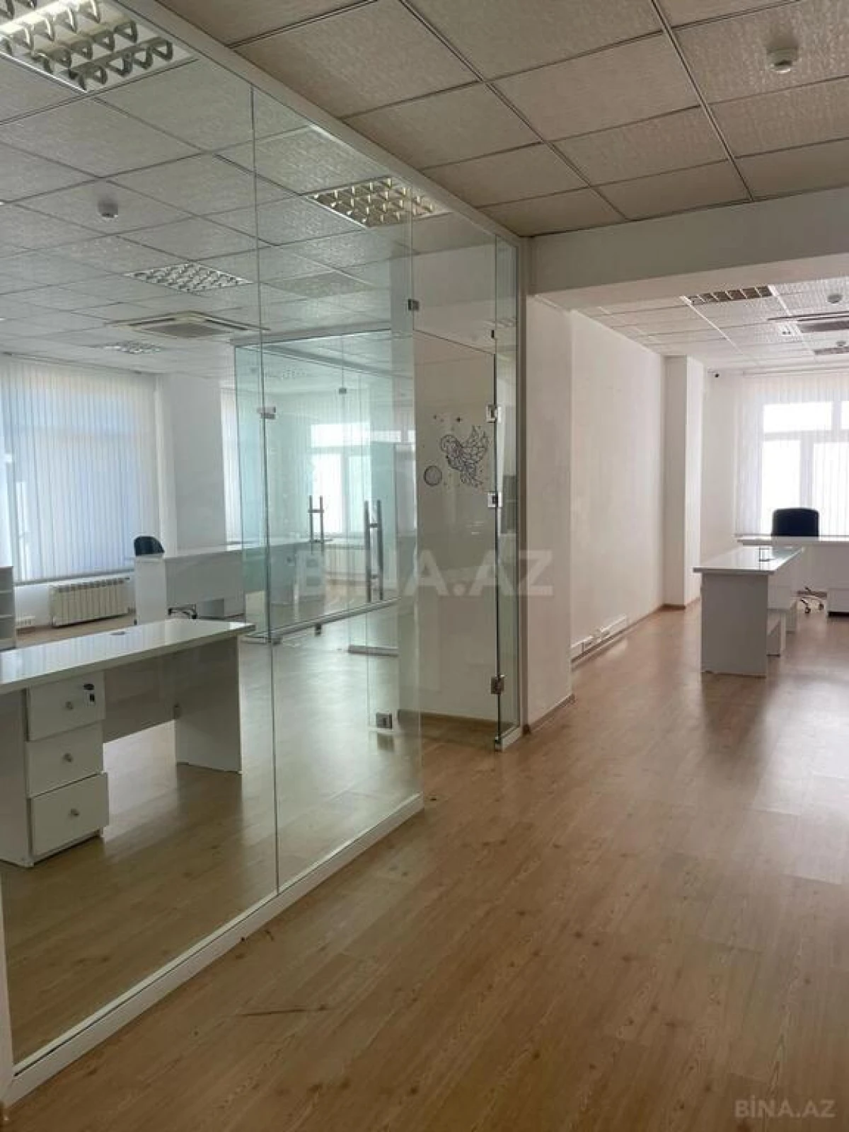 Satılır obyekt 683 m²