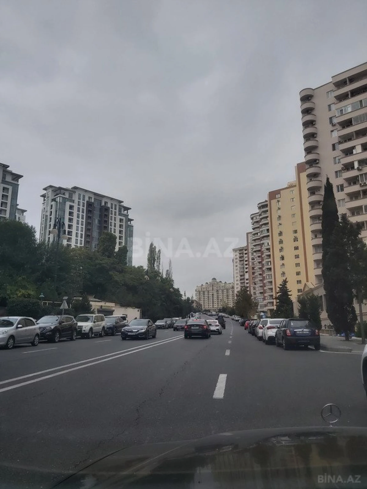 Satılır obyekt 683 m²