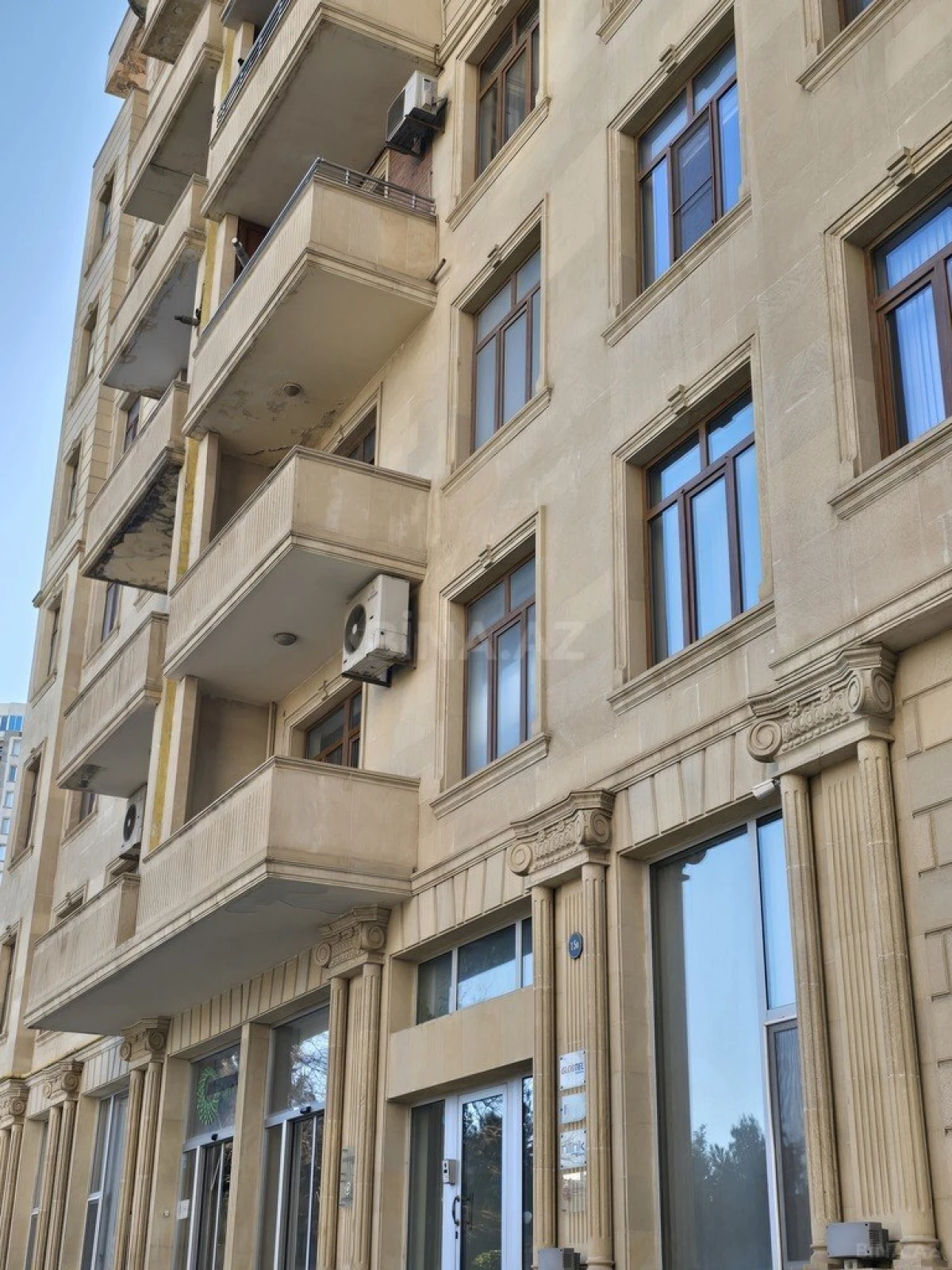 Satılır obyekt 683 m²