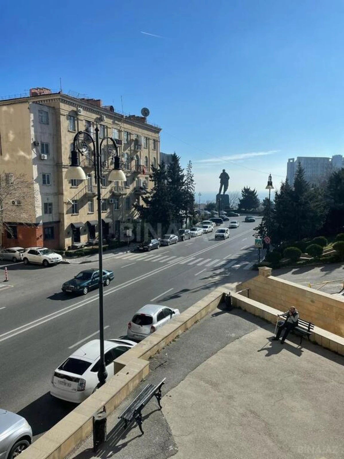 Satılır obyekt 683 m²