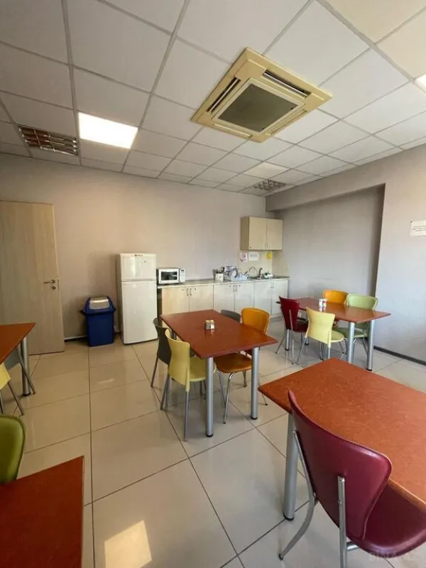 Satılır obyekt 683 m²