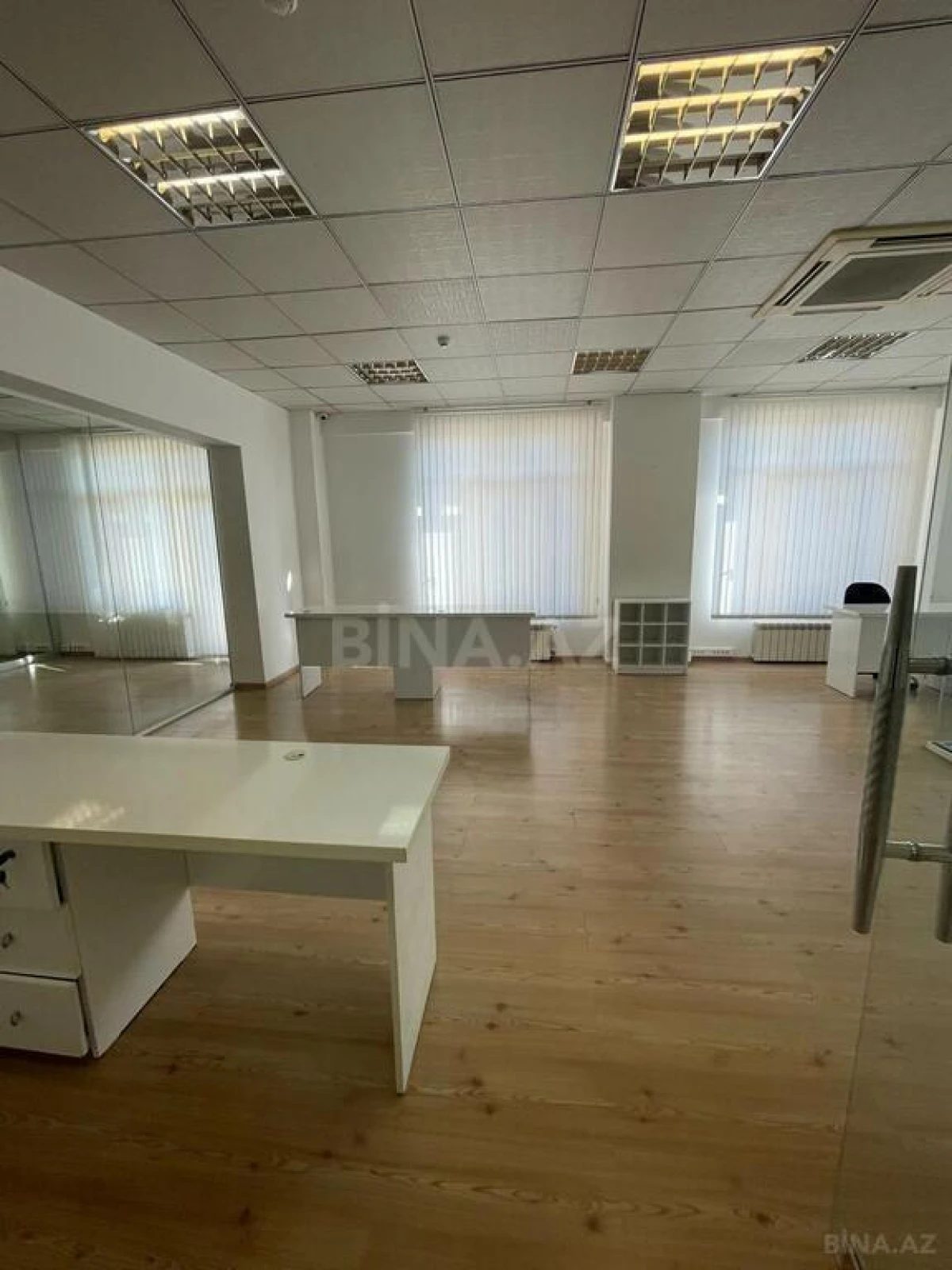 Satılır obyekt 683 m²
