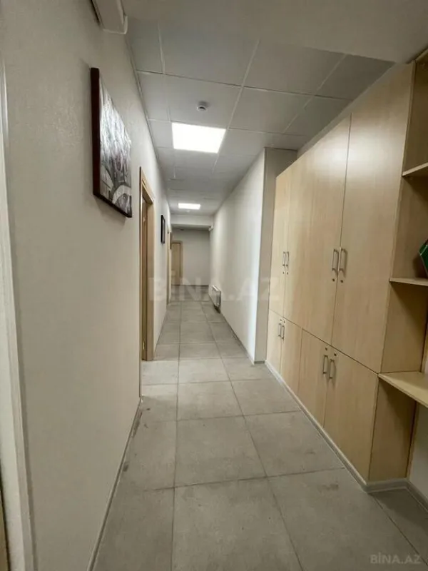 Satılır obyekt 683 m²